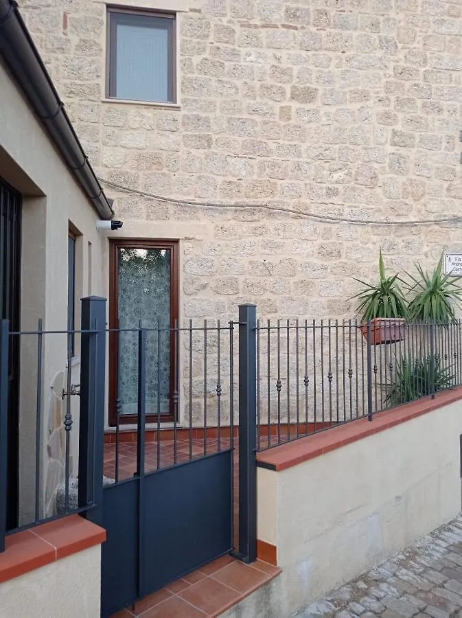 Holiday home Casa Vacanze Borgo Gulini Da Anna Petralia Soprana