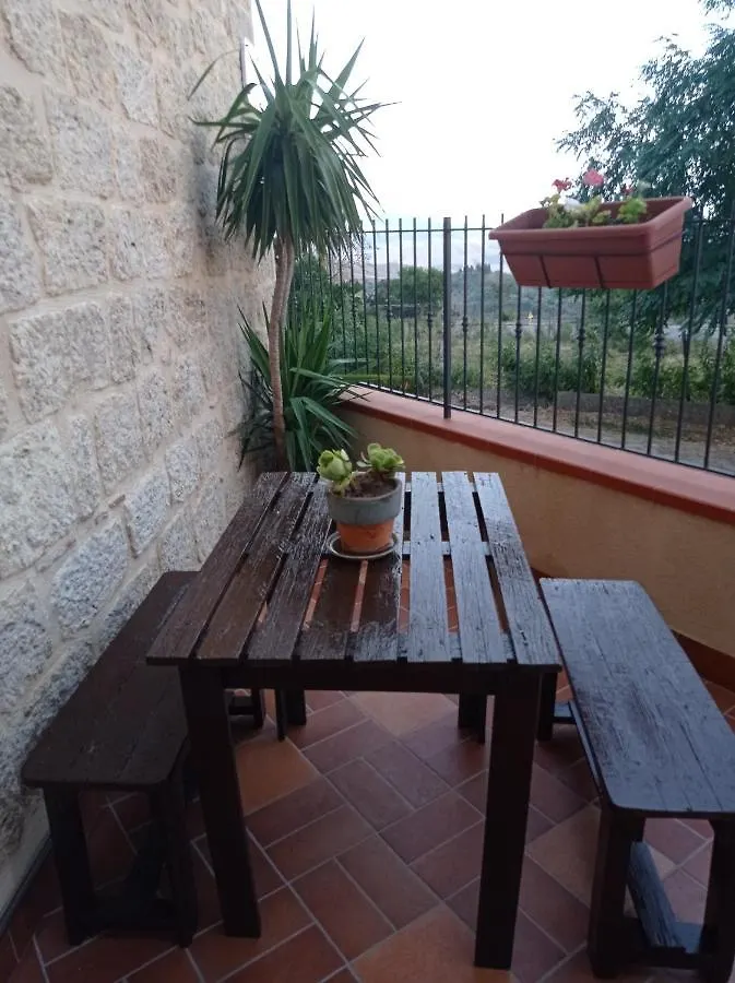 Holiday home Casa Vacanze Borgo Gulini Da Anna Petralia Soprana Italy