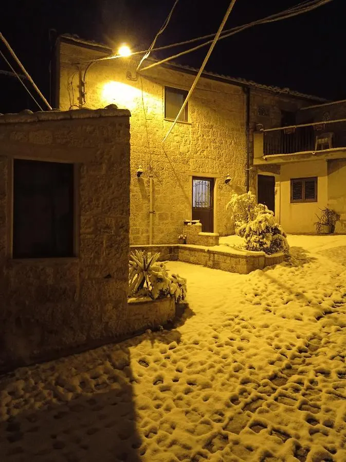 Holiday home Casa Vacanze Borgo Gulini Da Anna Petralia Soprana